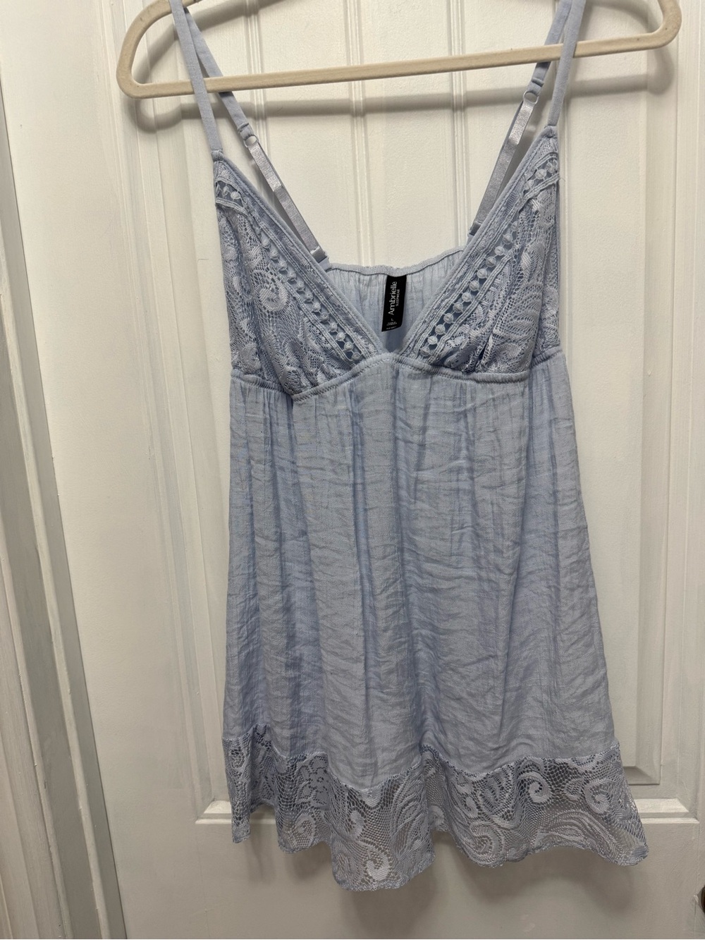 Ambrielle Lightweight Sexy Camisole Sleepwear Light Blue Lace Size Large (28-2)